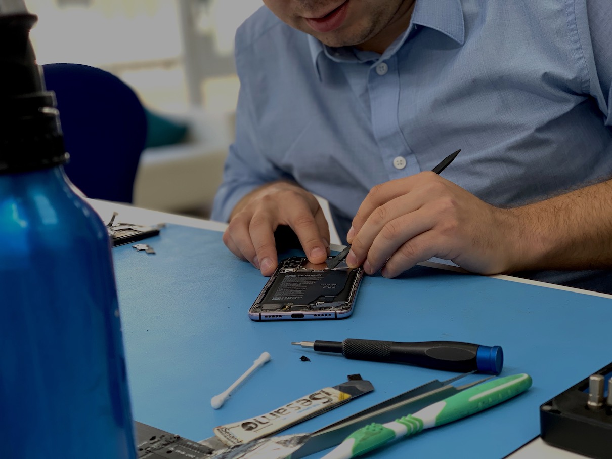 Phone Repair Service With Warranty